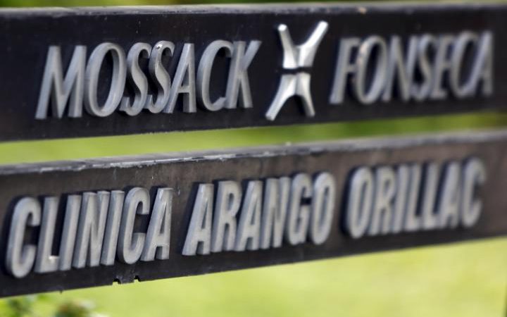 94569939_A_company_list_showing_the_Mossack_Fonseca_law_firm_is_pictured_on_a_sign_at_the_Arango_Ori-large_trans++3480UNUU8UfSxDSaY1n7MDgjU7QtstFrD21mzXAYo54